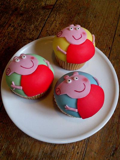 Peppa Pig - Cake by Dollybird Bakes