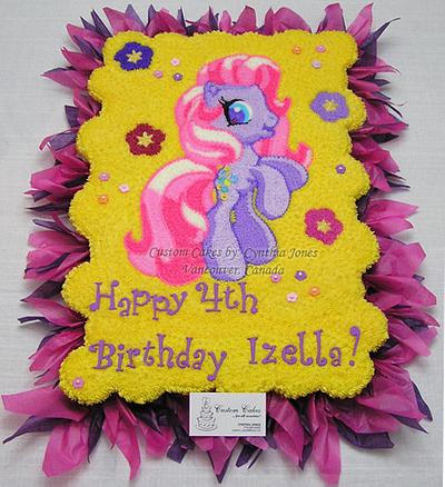 Cake for Izella last year ... - Cake by Cynthia Jones