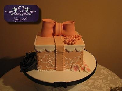 Chic Box Cake - Cake by Valeria Antipatico