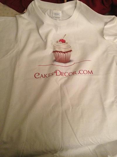 my cakes decor shirt - Cake by kangaroocakegirl