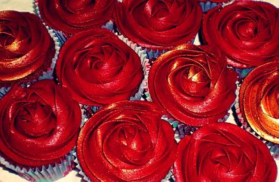 valentines red velvet roses  - Cake by Time for Tiffin 