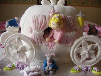 Cinderella Cake - Cake by NooMoo
