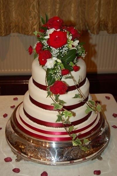 wedding cake - Cake by Little monsters Bakery