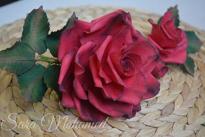 Gumpast red rose - Cake by Sara Mohamed