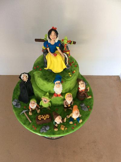 Snow White! - Cake by Cinta Barrera