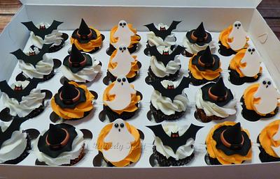 Halloween Mini Cupcakes  - Cake by Michelle