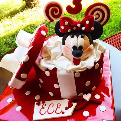 Minnie Mouse birthday cake and cookies - Cake by Cake Lounge 