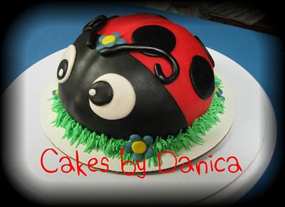 LadyBug - Cake by Chittenango Cakes