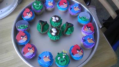 Angry Birds!  - Cake by Jessie Sepko