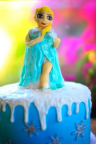 Plump Elsa - Cake by Cakes by Van de Meie