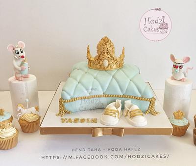 RoyalBabyShower Candybar👑✨ - Cake by Hend Taha-HODZI CAKES