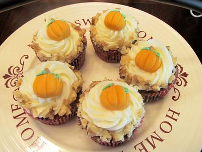 Pumpkin Cupcakes - Cake by Ellie1985