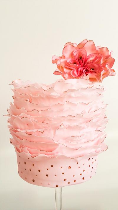 delicate ruffle and cabbage rose - Cake by Style me Sweet CAKES