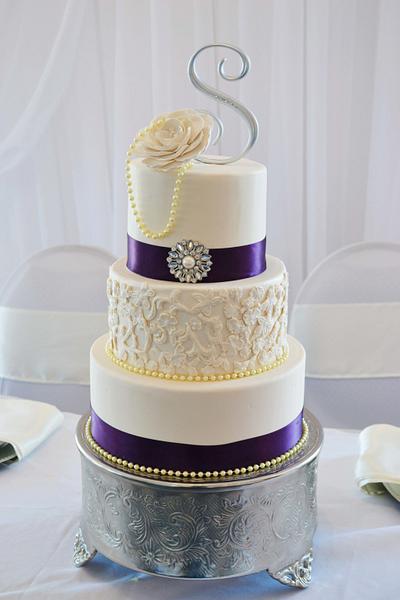 A vintage wedding cake - Cake by Piece O'Cake 