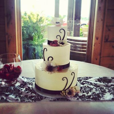 Black and White Wedding - Cake by Sarah Ono Jones