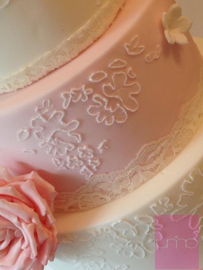 3 tier vintage lace wedding cake ! - Cake by Daba1