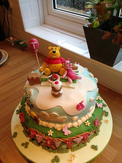Winnie the Pooh - Cake by YumBespokeCakes