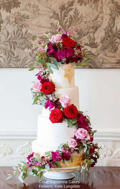 Golden map wedding cake - Cake by Kasserina Cakes