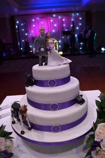 Wedding cake with figures - Cake by Laura Galloway 