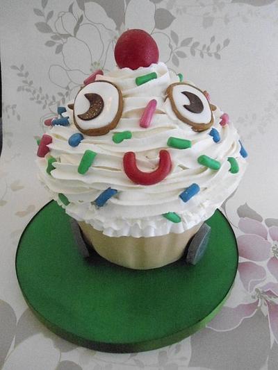 Moshi Monster Cutie Pie Giant Cupcake - Cake by Janne Regan