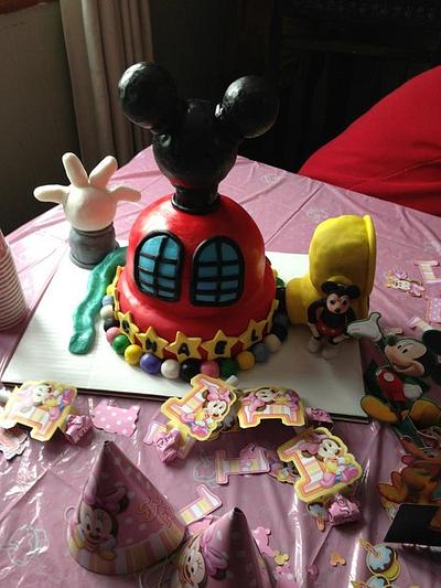 Mickey Mouse Clubhouse - Cake by Laura 