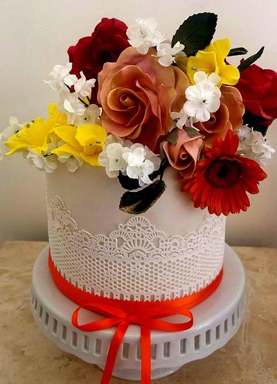 Floral garden with a little bit of lace - Cake by Icing to Slicing
