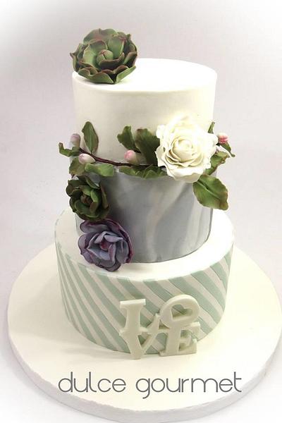 Wedding cake with succulents - Cake by Silvia Caballero