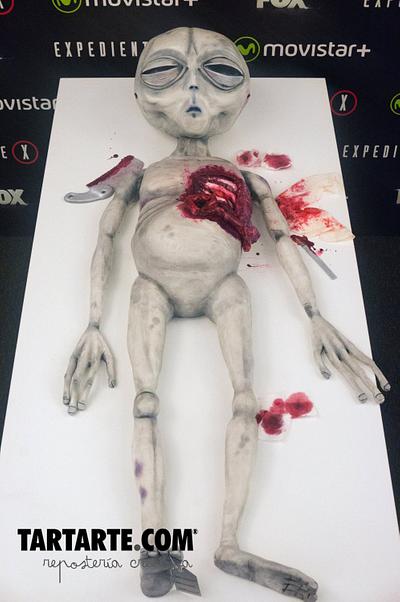 Alien Cake for X-Files Premiere - Cake by TARTARTE