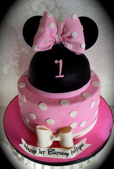 Minnie Mouse  - Cake by Heidi