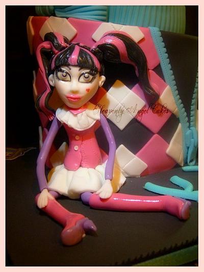Monster High! - Cake by Heavenly Angel Cakes