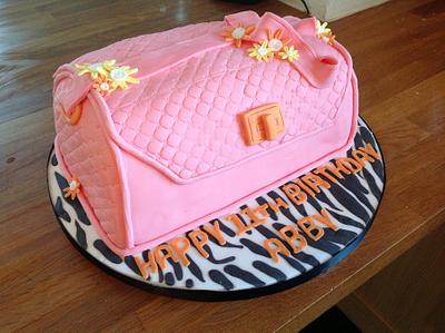 Pink handbag cake - Cake by Iced Images Cakes (Karen Ker)