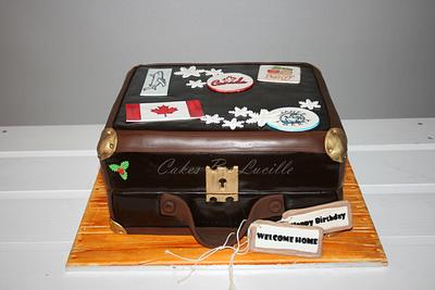 travel/suitcase - Cake by cakesbylucille