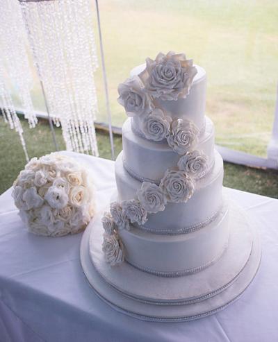 White Boho Wedding - Cake by FantasticalSweetsbyMIKA