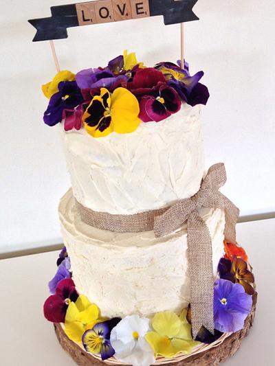 Rustic edible flowers  - Cake by Lindsays Cupcakes 
