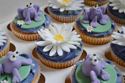 FROGS AND LILYPADS  - Cake by BARBARA CORBETT