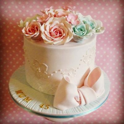Vintage roses - Cake by Dee