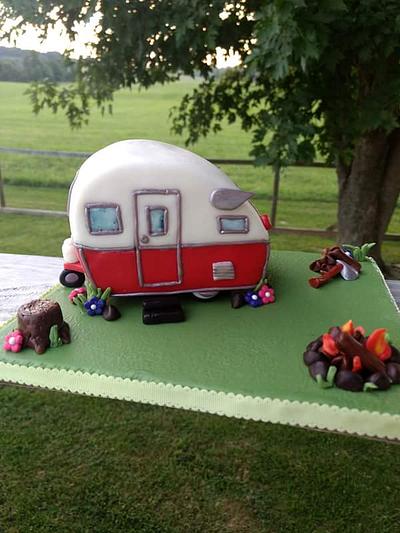 Vintage camper cake  - Cake by AmyandDesycakes