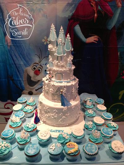Frozen castle - Cake by De-licious Cakes by Sarah