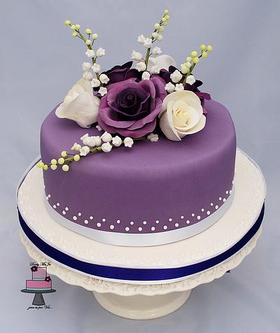 Small violet wedding cake - Cake by Marie
