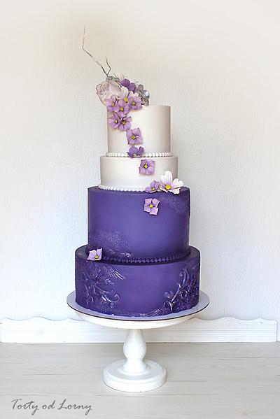 Purple wedding cake - Cake by Lorna