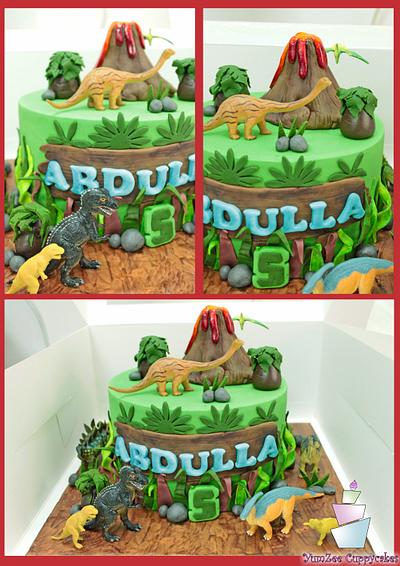 Dinosaur cake! - Cake by YumZee_Cuppycakes