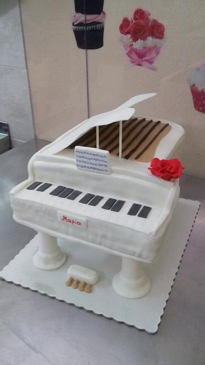 White Piano - Cake by Anastasia Ranga