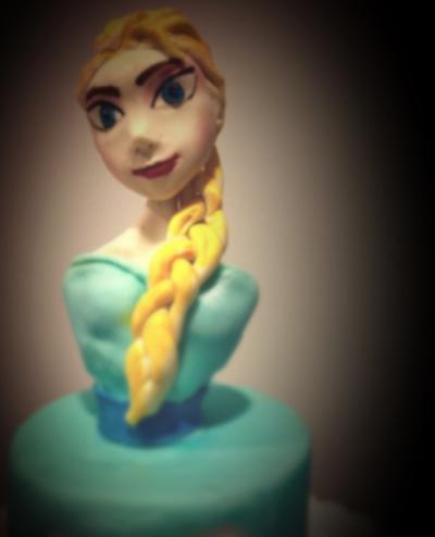 Elsa - Cake by Mira