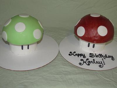 Mario Mushrooms - Cake by Tiffany Palmer