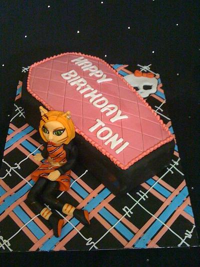 Monster High - Cake by Amber Catering and Cakes