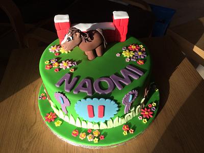 Pony - Cake by Lisa Ryan