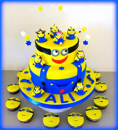 Minion cake&cupcakes - Cake by Sugar&Spice by NA