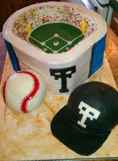 Baseball stadium - Cake by sevenheavenlysweets