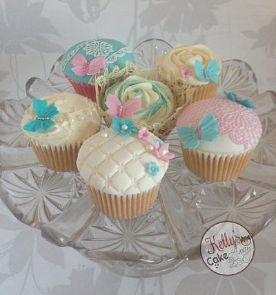 Wedding Cupcakes - Cake by Kelly Hallett