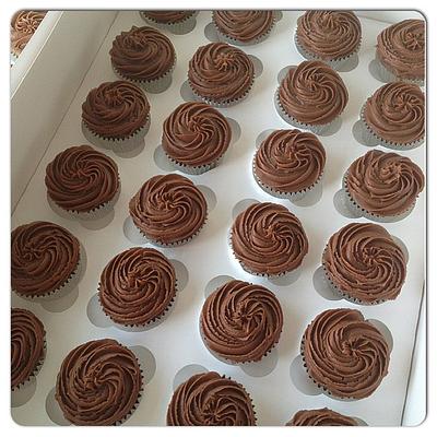 chocolate cupcakes - Cake by Janine Lister